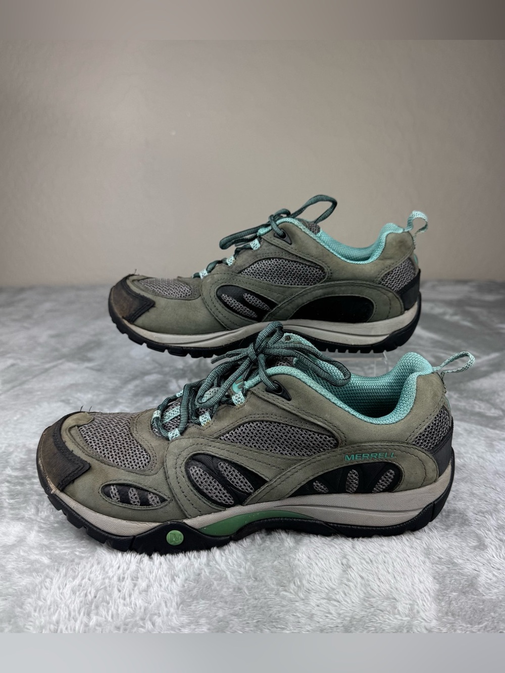 Merrell Azura Waterproof Hiking Sneakers Women’s sz 9
